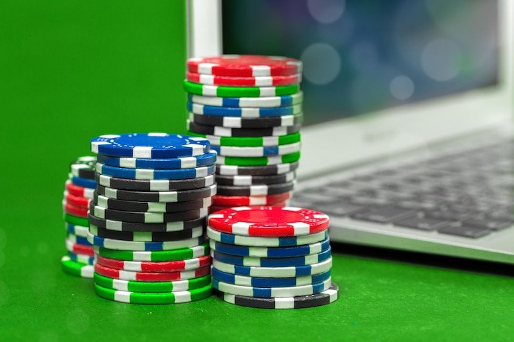 Top Trend Gaming dashboard on rajacuan69 slot displaying trending fixtures and live tables